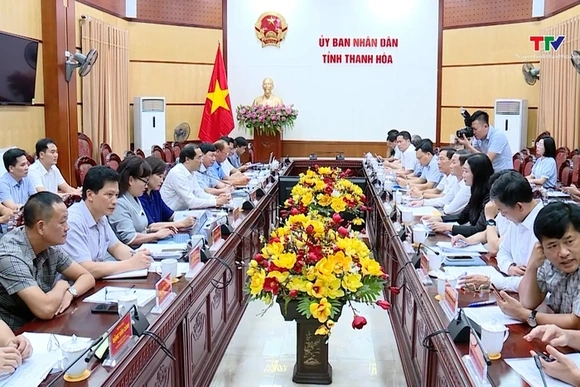 Chủ tịch UBND tỉnh Đỗ Minh Tuấn làm việc với đoàn công tác tỉnh Lào Cai