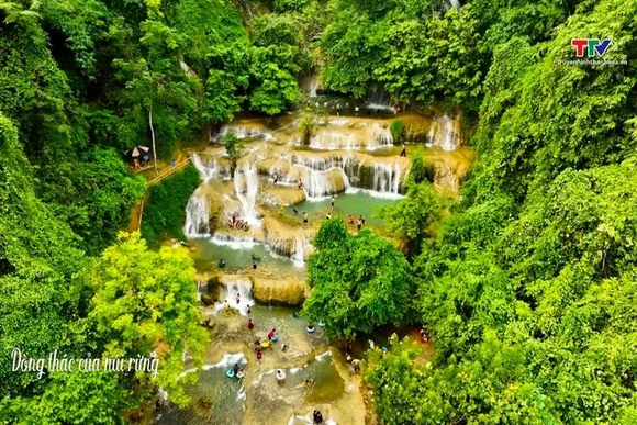 Dòng thác của núi rừng