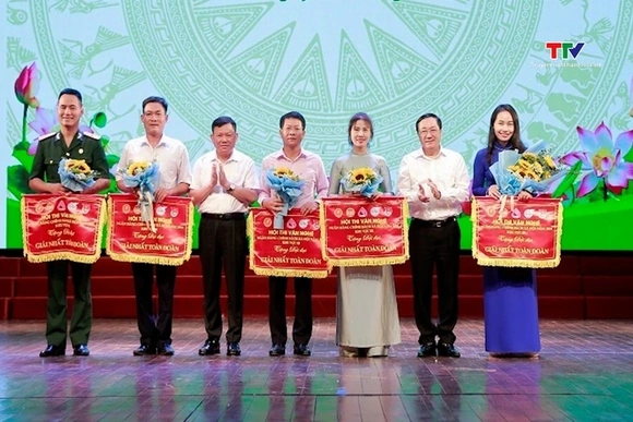Trao giải hội thi Tài năng văn nghệ Ngân hàng chính sách xã hội năm 2024 khu vực III