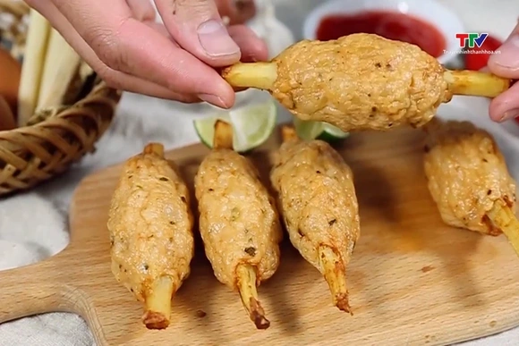Hai món ăn của Việt Nam lọt top món ăn nhẹ ngon nhất thế giới