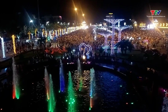 Khám phá phố đi bộ Phan Chu Trinh