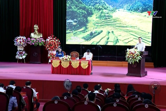 Bí thư Tỉnh uỷ làm việc với cán bộ chủ chốt huyện Quan Sơn