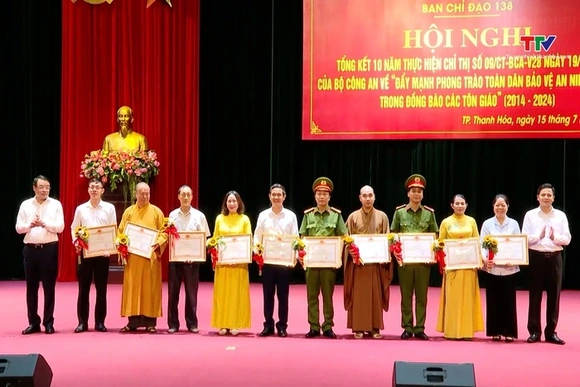 Đẩy mạnh phong trào Toàn dân bảo vệ an ninh Tổ quốc trong đồng bào các tôn giáo
