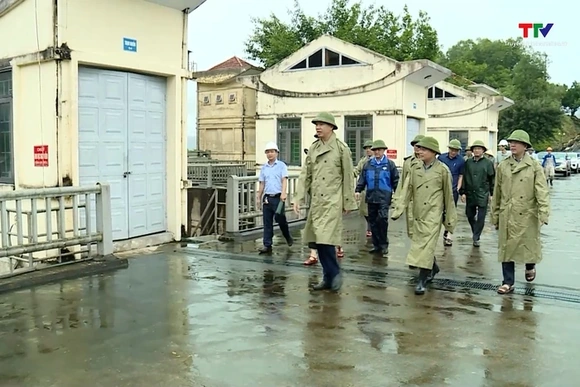 Phó Chủ tịch UBND tỉnh Lê Đức Giang kiểm tra một số công trình trọng điểm phòng, chống thiên tai