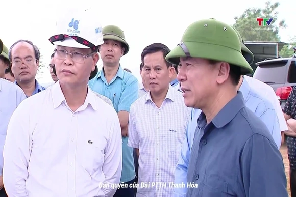 Bí thư Tỉnh ủy Đỗ Trọng Hưng kiểm tra các công trình trọng điểm tại huyện Hoằng Hóa và Nga Sơn