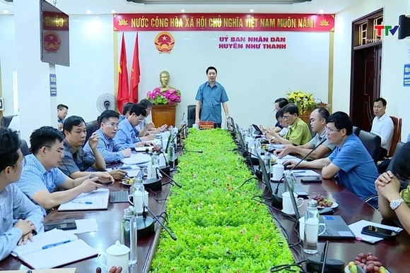 Phó Chủ tịch Ủy ban Nhân dân tỉnh Lê Đức Giang làm việc tại huyện Như Thanh