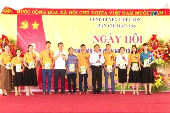 Trưởng Ban Tổ chức Tỉnh ủy Nguyễn Văn Hùng dự "Ngày hội toàn dân bảo vệ an ninh Tổ quốc