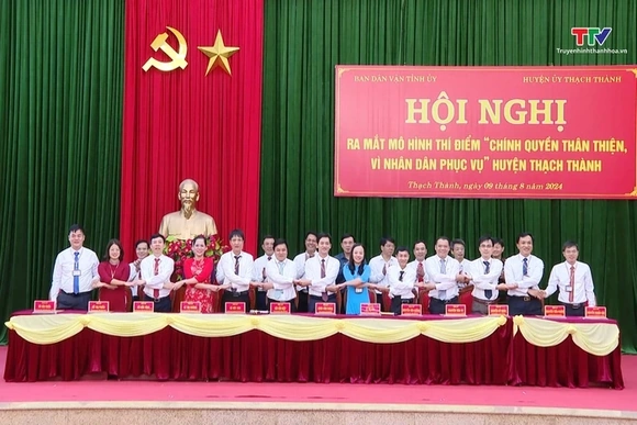 Ra mắt mô hình thí điểm "Chính quyền thân thiện, vì Nhân dân phục vụ" huyện Thạch 