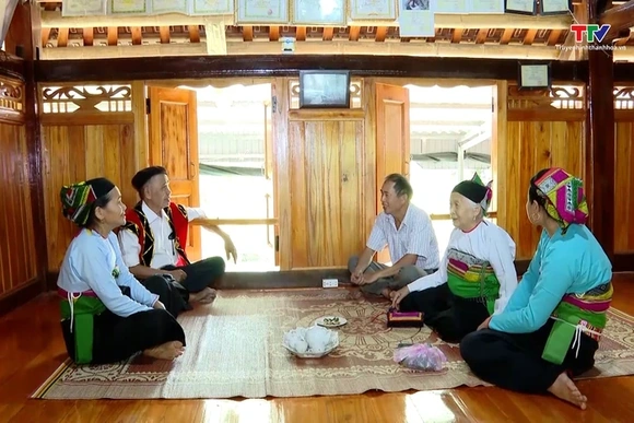 Nghệ nhân Lê Thị Hương, người “tiếp lửa” văn hóa dân tộc Mường