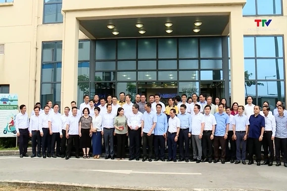 Lớp bồi dưỡng cán bộ quy hoạch Ủy viên Ban chấp hành Trung ương Đảng khóa XIV khảo sát thực tế tại T