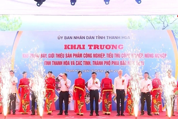 Khai trương không gian trưng bày, giới thiệu sản phẩm tỉnh Thanh Hóa và các tỉnh, thành phố khu vực 