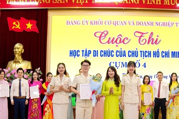 Đảng bộ Cục thuế Thanh Hóa giành giải Nhất Cuộc thi “Học tập Di chúc của Chủ tịch Hồ Chí Minh” -  Cụ