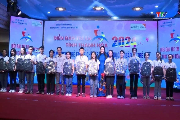 Diễn đàn trẻ em "Lắng nghe trẻ em để chăm sóc, giáo dục và bảo vệ trẻ em"