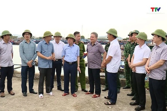 Đồng chí Phó Bí thư Thường trực Tỉnh uỷ Lại Thế Nguyên kiểm tra công tác ứng phó bão số 3