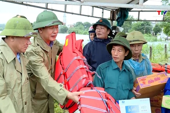Phó Bí thư Tỉnh uỷ Trịnh Tuấn Sinh kiểm tra công tác ứng phó, khắc phục hậu quả cơn bão số 3