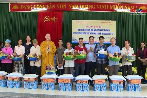 Hỗ trợ các gia đình bị ảnh hưởng thiên tai tại huyện Thường Xuân và huyện Mường Lát