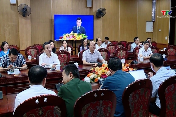 Tháo gỡ vướng mắc pháp lý, tạo dựng môi trường đầu tư kinh doanh thuận lợi cho doanh nghiệp