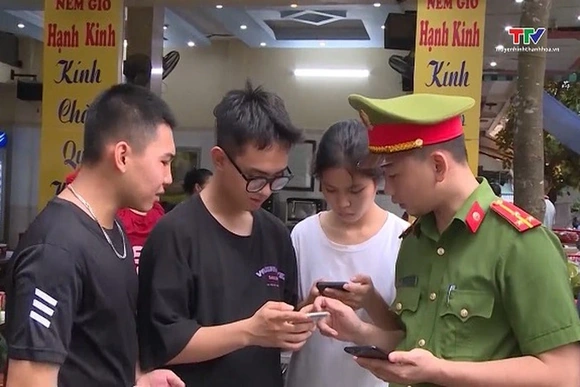 Nhận diện 