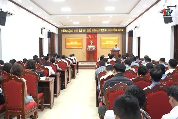 Mường Lát bồi dưỡng nghiệp vụ và triển khai các văn bản, quy định mới về công tác thi đua