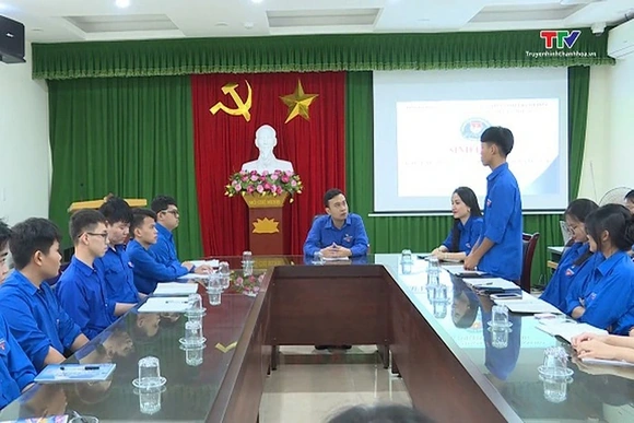 Phát huy vai trò của Câu lạc bộ Lý luận trẻ trong bảo vệ nền tảng tư tưởng của Đảng