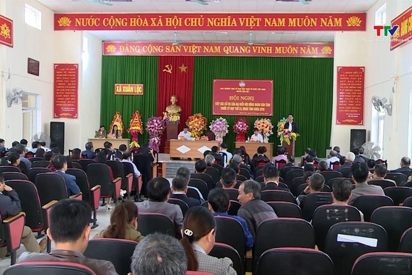 Phó Chủ tịch Ủy ban Nhân dân tỉnh Lê Đức Giang tiếp xúc cử tri huyện Hậu Lộc