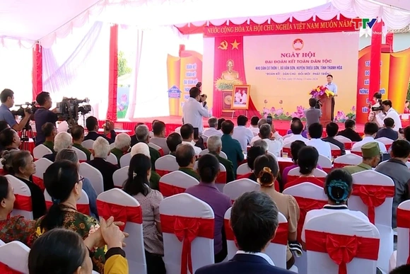 Phó Thủ tướng Chính phủ Lê Thành Long và Bí thư Tỉnh uỷ Nguyễn Doãn Anh