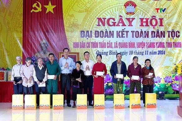 Phó Trưởng Ban Tổ chức Trung ương Đỗ Trọng Hưng và Phó Bí thư Tỉnh uỷ Trịnh Tuấn Sinh