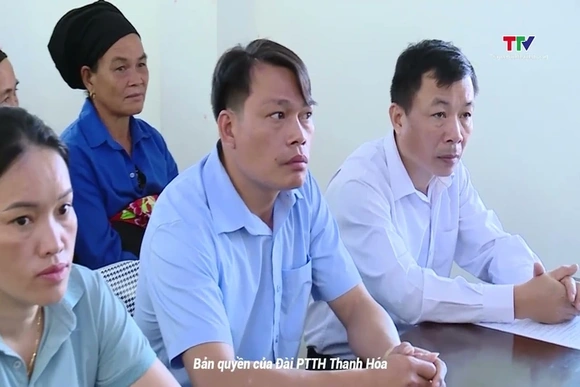 Bí thư Tỉnh ủy Nguyễn Doãn Anh dự ngày hội Đại đoàn kết toàn dân tộc ở khu dân cư bản Pùng