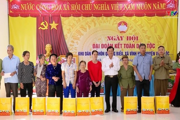 Phó Chủ tịch Hội đồng Nhân dân tỉnh dự Ngày hội Đại đoàn kết toàn dân tộc tại huyện Vĩnh Lộc