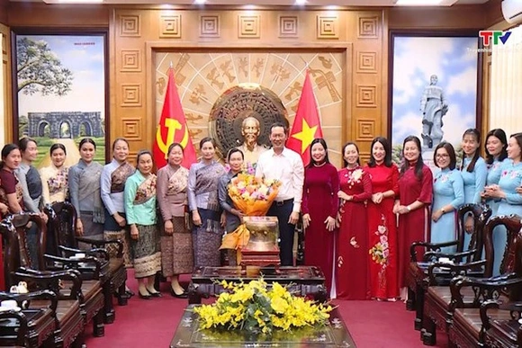 Đoàn đại biểu Hội LHPN tỉnh Hủa Phăn thăm Thanh Hoá