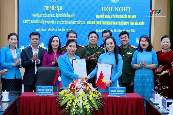 Hội Liên hiệp phụ nữ tỉnh Hủa Phăn và Hội Liên hiệp Phụ nữ tỉnh Thanh Hóa ký kết biên bản ghi nhớ gi