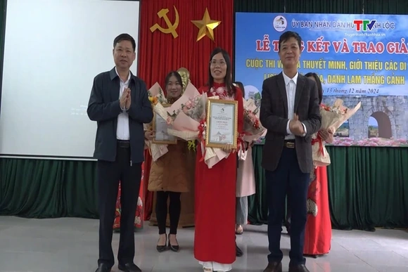 Trao giải Cuộc thi 