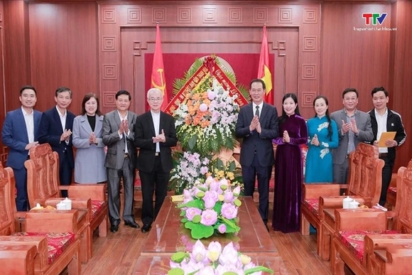 chúc mừng Ủy ban Đoàn kết Công giáo và giáo xứ Sầm Sơn nhân dịp Giáng sinh 2025