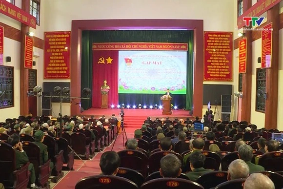 Huyện Hà Trung gặp mặt cán bộ Quân đội, Công an đã nghỉ hưu