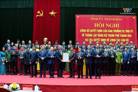 Công bố Quyết định thành lập Đảng bộ thành phố Thanh Hóa