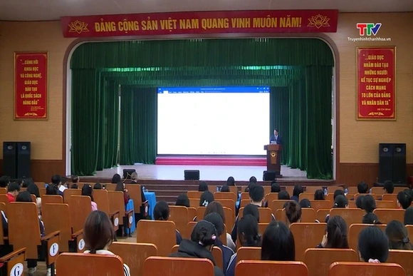 Trường Đại học Hồng Đức khai giảng Chương trình Học bổng tiếng Anh Access