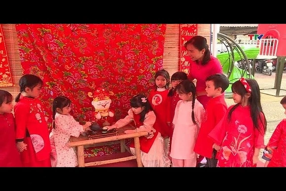 Đa dạng các hoạt động trải nghiệm Tết cổ truyền cho học sinh