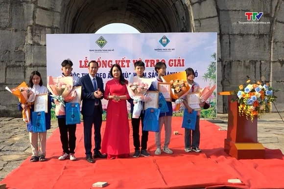 Vĩnh Lộc tổ chức Lễ thượng nêu và trao giải Cuộc thi video ảnh 