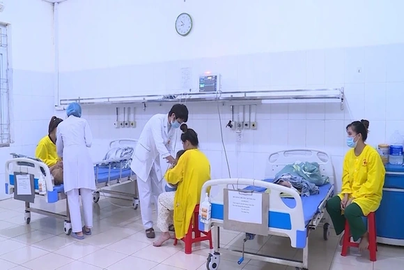 Gần 1.000 trường hợp sốt phát ban nghi sởi trong 6 ngày nghỉ Tết Ất Tỵ