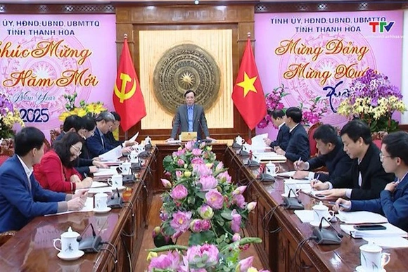 Họp bàn về việc chuyển giao các tổ chức Đảng và Đảng viên