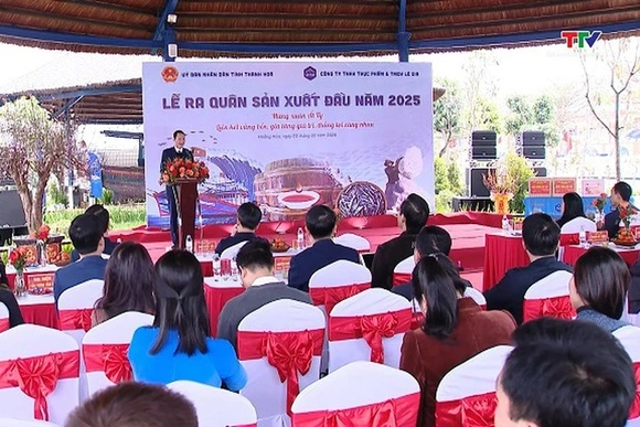 Chủ tịch UBND tỉnh dự lễ ra quân sản xuất đầu năm