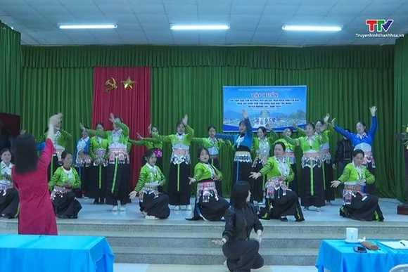 Tập huấn 