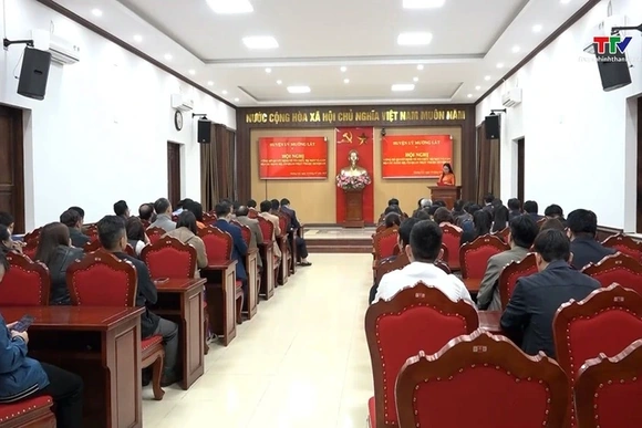 Huyện Mường Lát công bố các Quyết định về công tác tổ chức