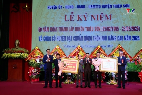 Huyện Triệu Sơn kỷ niệm 60 năm thành lập huyện và công bố huyện đạt chuẩn nông thôn mới nâng cao năm