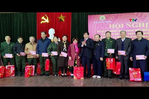 Ký kết chương trình khám mắt miễn phí cho hội viên thanh niên xung phong