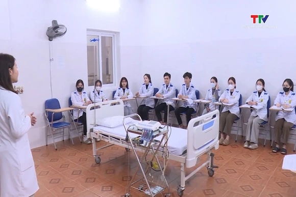 Đào tạo nhân lực y tế gắn với nhu cầu xã hội