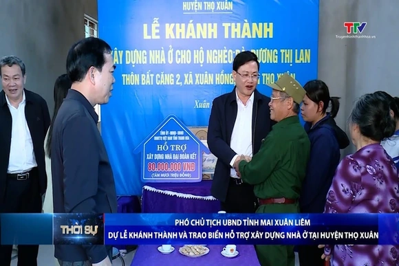Phó Chủ tịch UBND tỉnh Mai Xuân Liêm dự lễ khánh thành và trao biển hỗ trợ xây dựng nhà ở tại huyện 