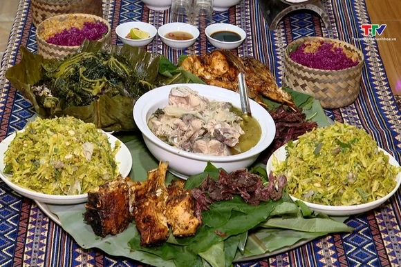 Thịt chua- món ăn độc đáo của đồng bào Thái xứ Thanh