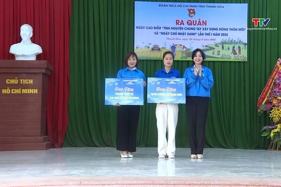 Ra quân "Ngày cao điểm tình nguyện chung tay xây dựng nông thôn mới" và "