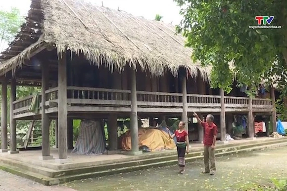 Khám phá làng cổ Tân Hùng